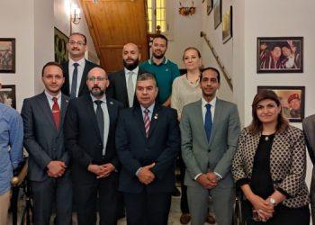 Embajador de Venezuela en el Cairo coquetea con inversionistas egipcios