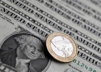 Ganancias mediocres en dólares a medida que los operadores analizan la trayectoria de las tasas de interés