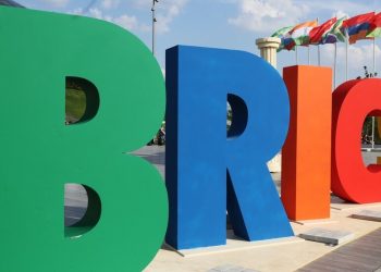 El conglomerado bancario BRICS se encuentra en una situación inesperada. ¡El dólar tiene su salvavidas!