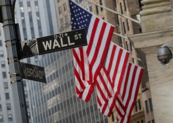 Los índices bursátiles estadounidenses fueron mixtos al final de la sesión de hoy; el Dow Jones Industrial Average cayó alrededor de 0.01%