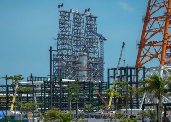 La principal refinería de México «Dos Bocas» comienza a bombear