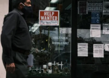 Las Oportunidades de Empleo en Estados Unidos disminuyen en mayo