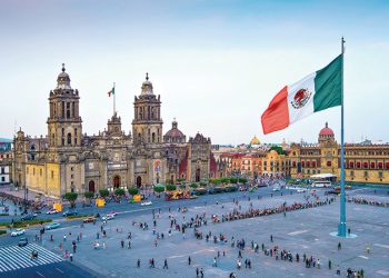 La economía de México se contrae en mayo en medio de la restricción monetaria