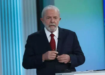 La escasez de combustible en Brasil provoca la crisis.. El gobierno niega a pesar de las crecientes quejas