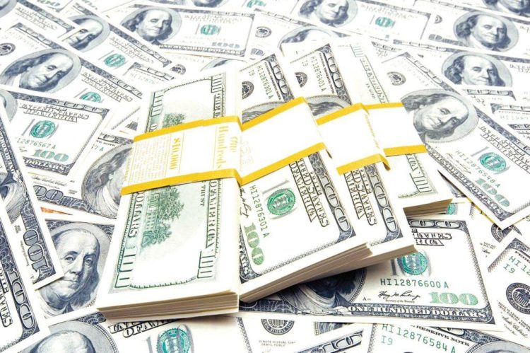 Funcionarios estadounidenses se dan cuenta de que el dólar se enfrenta a un futuro precario