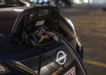 El estado de los Estados Unidos impone un impuesto anual de 200 dólares a los automóviles eléctricos