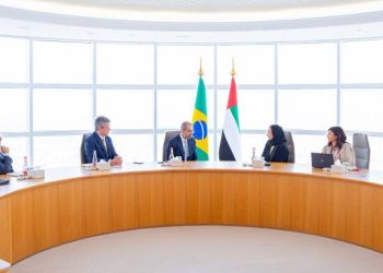 Emiratos Árabes Unidos y Brasil comparten conocimientos y experiencias económica