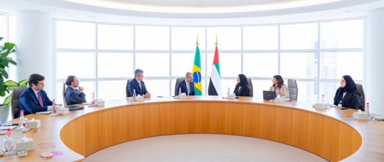 Emiratos Árabes Unidos y Brasil comparten conocimientos y experiencias económica