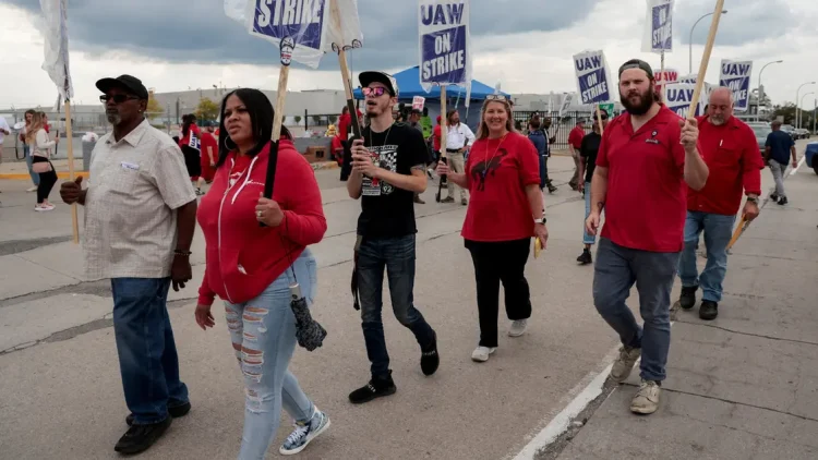 Barclays: ¡La huelga de la industria automotriz estadounidense podría descarrilar la baja inflación!