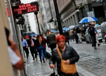 Argentina enfrenta crisis económica en medio de la presión del fondo monetario