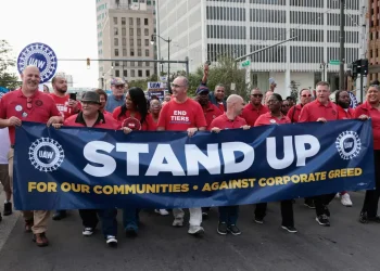 Ford y el sindicato llegan a un acuerdo interino después de una huelga de 41 días