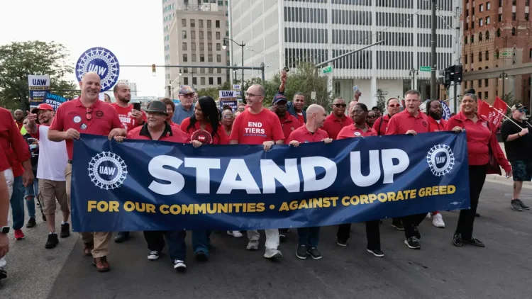 Ford y el sindicato llegan a un acuerdo interino después de una huelga de 41 días