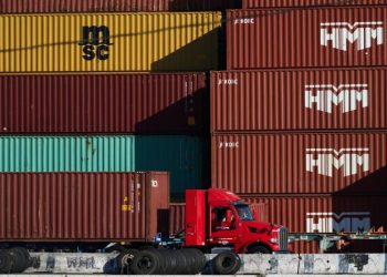 El déficit del comercio de bienes y servicios de Estados Unidos cae 9.9% en agosto sobre una base mensual a $58.3 mil millones