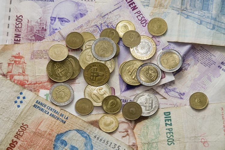 El mayor prestatario del FMI está muy cerca de cancelar su moneda y reemplazarla con dólares