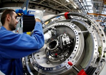 Sector automotriz disminuye en EE.UU. producción industrial en octubre