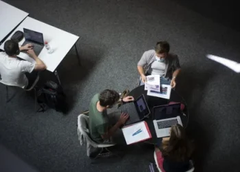 El número de estudiantes extranjeros en Estados Unidos ha aumentado después de ser afectados por la pandemia