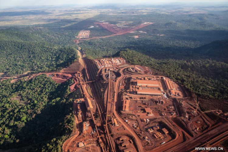 El derrumbe de una mina perteneciente al gigante petroquímico en Brasil