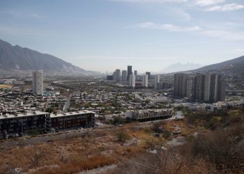 De un valle árido a una ciudad corporativa global