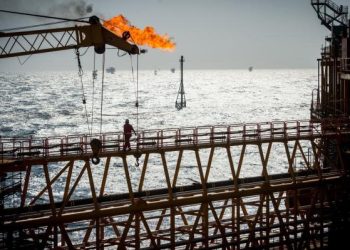 Los precios del petróleo retroceden en medio de dudas sobre el impacto de la OPEP + reducción