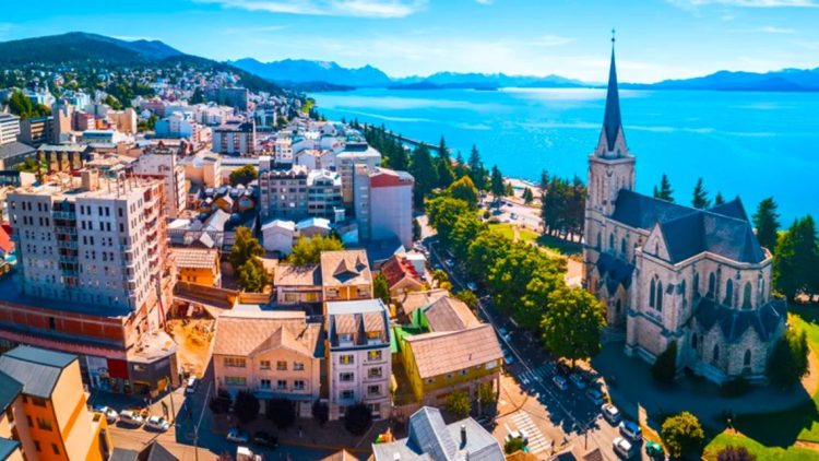 Argentina se convierte en el principal destino: casi 500.000 turistas extranjeros llegan al país en enero