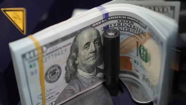 El dólar se mantiene estable antes del anuncio de los datos de inflación en Estados Unidos.