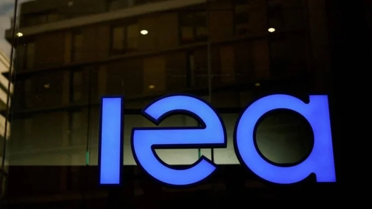 La AIE adelanta la fecha de publicación del pronóstico de demanda de petróleo en 2025