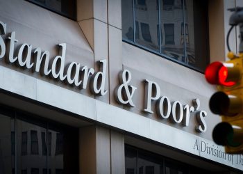 S&P predice que la economía de los EAU crecerá más del 5% en 2024, superando las tasas de crecimiento global