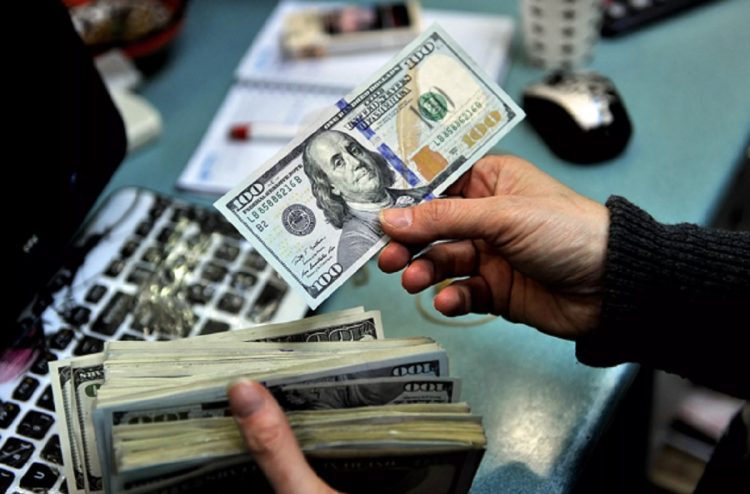 Argentina propone intercambiar deuda local por más de 71 mil millones de dólares.
