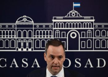 El gobierno argentino deducirá los salarios de los trabajadores estatales en huelga