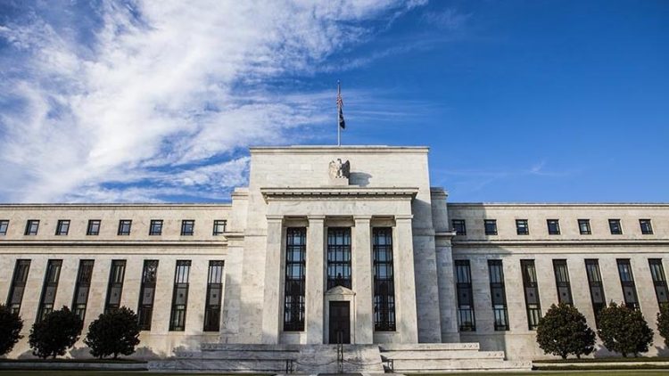 El Wall Street Journal informa que el respaldo a la economía y las tasas de interés han provocado pérdidas de 114.3 mil millones de dólares al Banco Federal de Estados Unidos.
