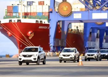 Las exportaciones de automóviles brasileños se desploman un 43% en enero.