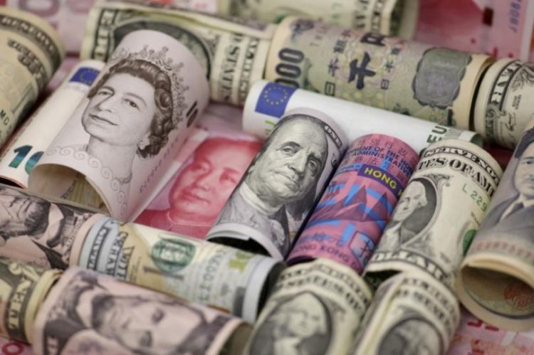 El dólar se dispara a medida que los mercados reaccionan a los datos económicos