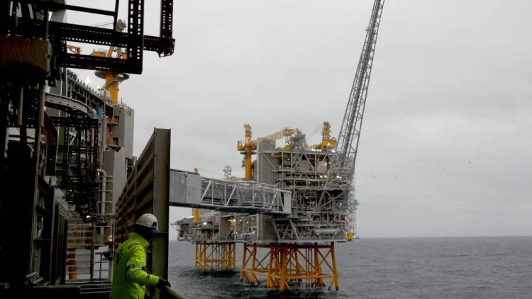 Los precios del petróleo superan los 80 dólares por barril por primera vez desde principios de febrero