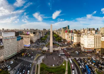 Parlamento argentino aprueba paquete integral de reformas económicas del presidente