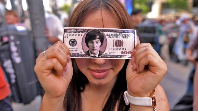 Milei: Probabilidad de dolarización de Argentina llega al 85,7%