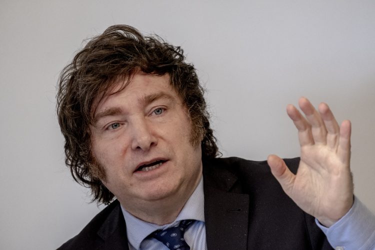 Presidente argentino Milei defiende responsabilidad fiscal y reducción de impuestos en Expoagro 2024