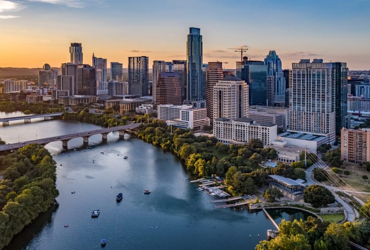 Evaluación del exceso de oferta y la carga de deuda del mercado de oficinas de EE. UU.