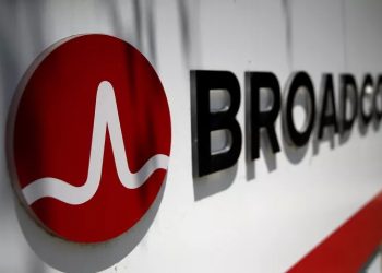 Actualización del mercado del mediodía: rendimiento mixto de las acciones estadounidenses en medio de caídas en las acciones de chips y noticias específicas del sector