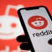 Reddit valora la oferta pública inicial en el extremo superior, enfrenta desafíos a pesar de la base de usuarios dominante