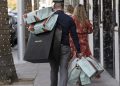 La confianza del consumidor estadounidense se mantiene estable en medio de la incertidumbre económica
