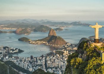 Brasil ajusta objetivo fiscal y fija déficit primario cero para 2025