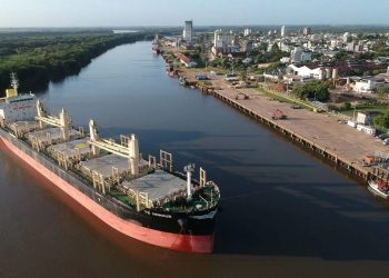 Cancillería de Paraguay aboga por enfoque pragmático en disputa de peaje de Hidrovía del Paraná con Argentina