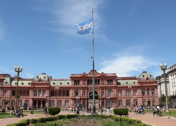 La derrota legal de Argentina por 1.500 millones de dólares: implicaciones para los mercados financieros globales