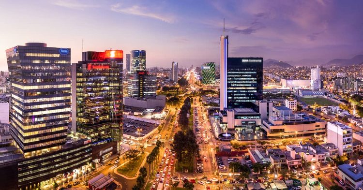 La economía peruana se dispara con un inesperado crecimiento del PIB del 5,28% en abril