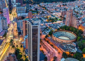 Colombia Propone Presupuesto de $130 Mil Millones para 2025 en Medio de Desafíos Fiscales