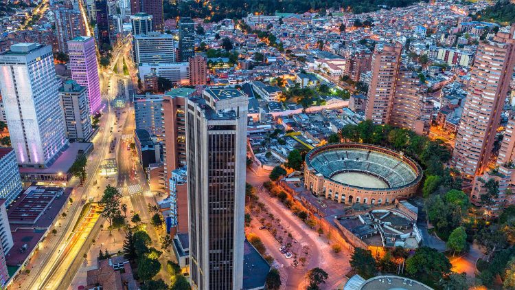 Colombia Propone Presupuesto de $130 Mil Millones para 2025 en Medio de Desafíos Fiscales