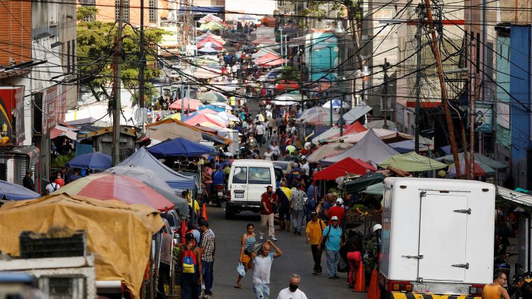 Disminución de la Inflación en Venezuela: Persisten las Dificultades para los Ciudadanos en Medio del Aumento de los Costos de Vida