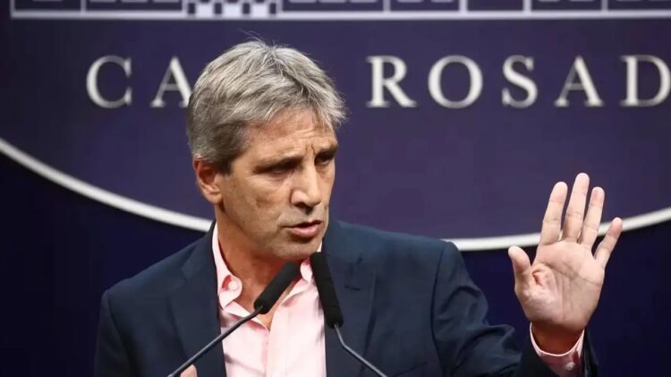 Argentina reducirá en 10 puntos el impuesto a las importaciones, aliviando la presión sobre la economía