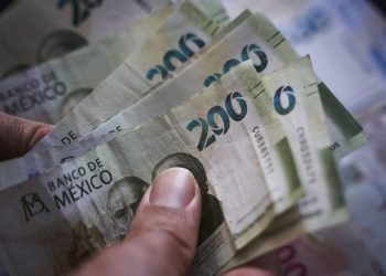 El Peso Amplía su Caída en Medio de Aversiones al Riesgo y Desmantelamiento de Operaciones Carry