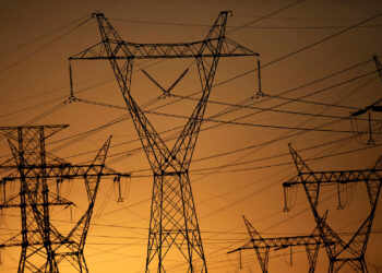 Brasil reinstalará el horario de verano en medio de la crisis energética